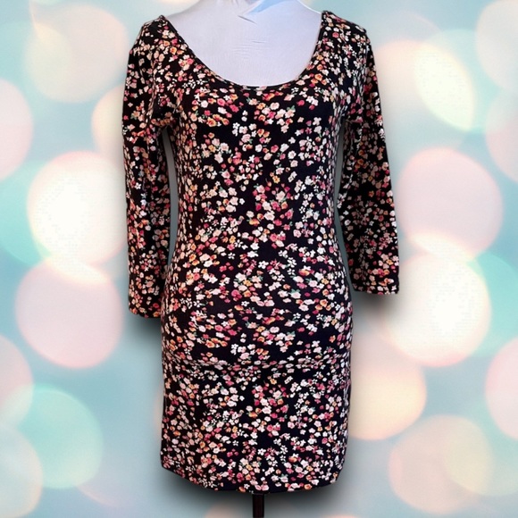 Decree Women’s Black Boho Floral 3/4 Sleeve Bodycon Dress Size XS - Picture 2 of 6
